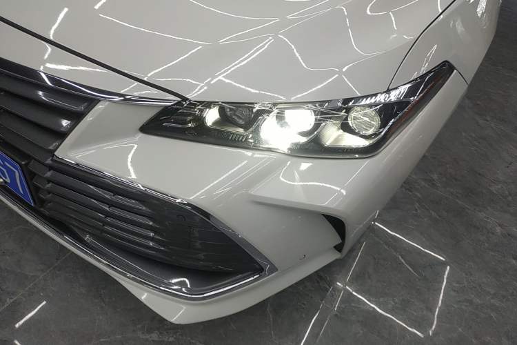 Used Toyota Avalon 2019 Dual-Engine 2.5L Luxury Edition China VI Standard