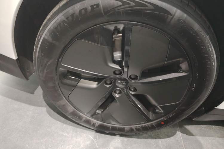 Used Li Auto i6 2025 Model Two-Wheel-Drive Standard Type