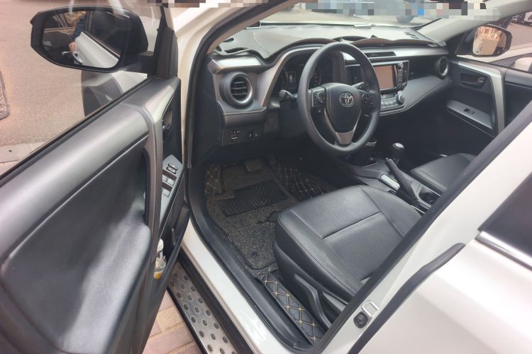 Used Toyota RAV4 2019 2.0L CVT Two-Wheel Drive Fashion X Limited Edition China V Standard
