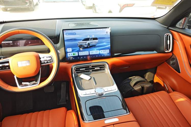 Used Geely Galaxy M9 2025 Model 230km Two-Wheel-Drive Smart Navigation Edition Audio And AC Panel