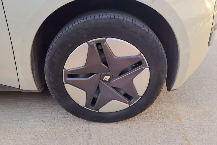 Used Baojun Cloud 2023 360 Plus Right Front Wheel Hub