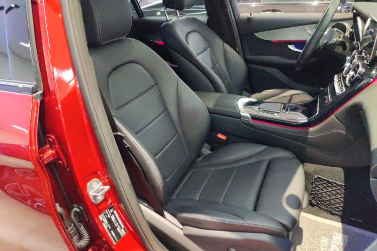 Used Mercedes-Benz GLC Coupe 2020 GLC 260 4MATIC Coupe SUV Right Front Seat