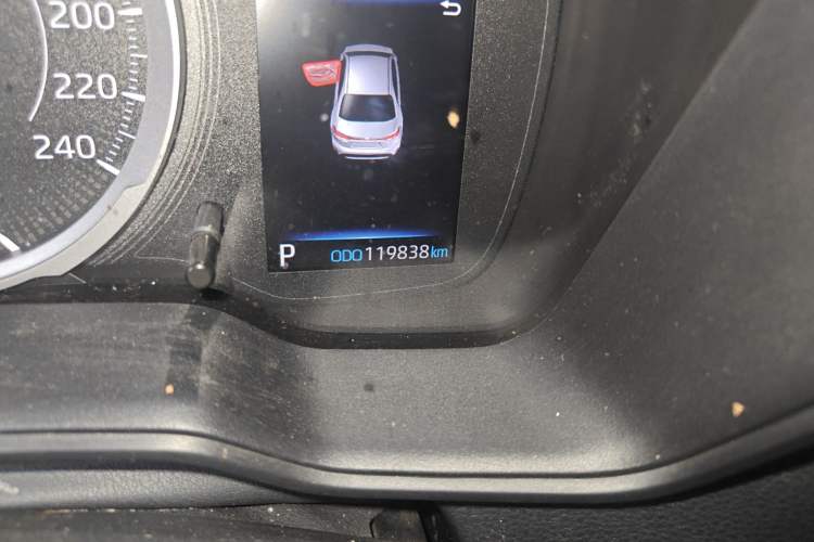 Used Toyota Levin 2019 185T CVT Luxury Edition China VI Standard Odometer Close Up