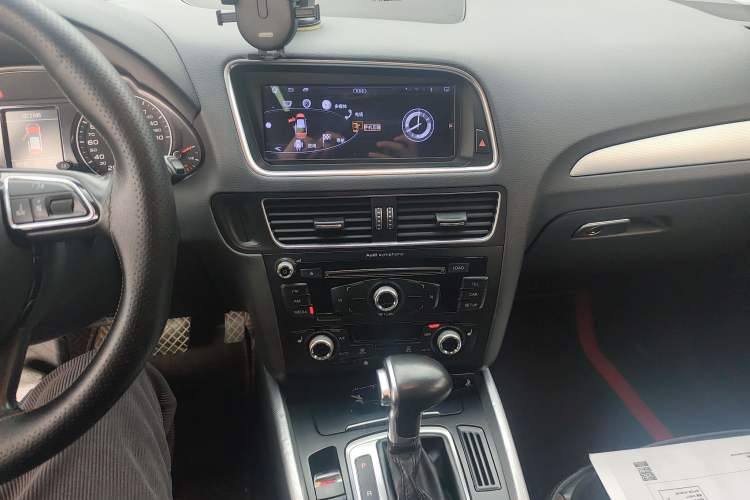 Used Audi Q5 2017 Plus 40 TFSI Technology Model