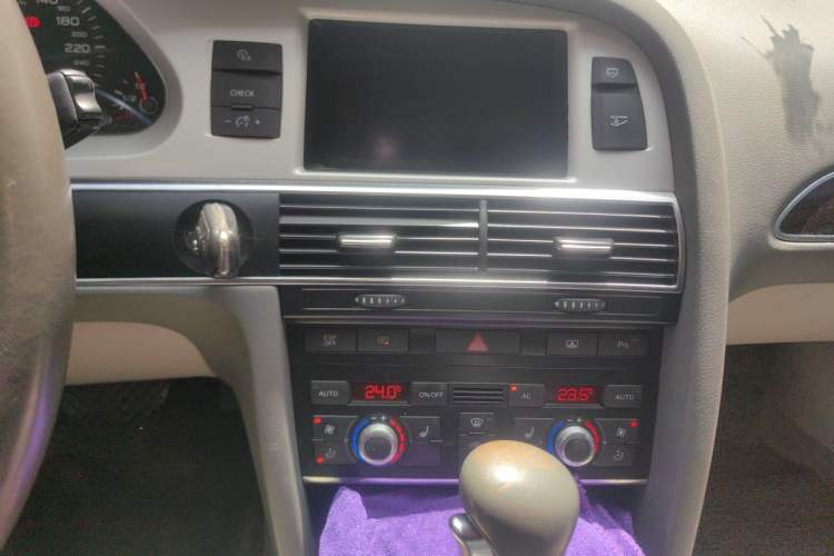 Used Audi A6L 2011 2.4L Technology Edition
