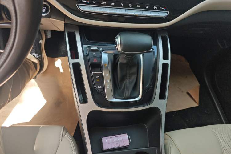 Used GAC Trumpchi M6 2019 270T DCT Prestige Edition (7-seater) China VI Gear Lever