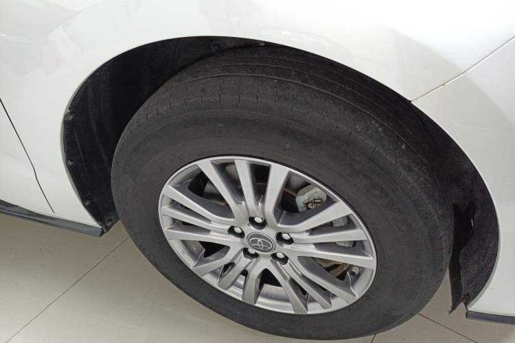 Used Toyota SIENNA 2021 2.5L Hybrid Luxury Edition Right Front Wheel Hub