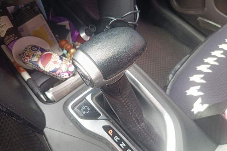 Used GAC Trumpchi GS4 2015 200T G-DCT Elite Edition Gear Lever