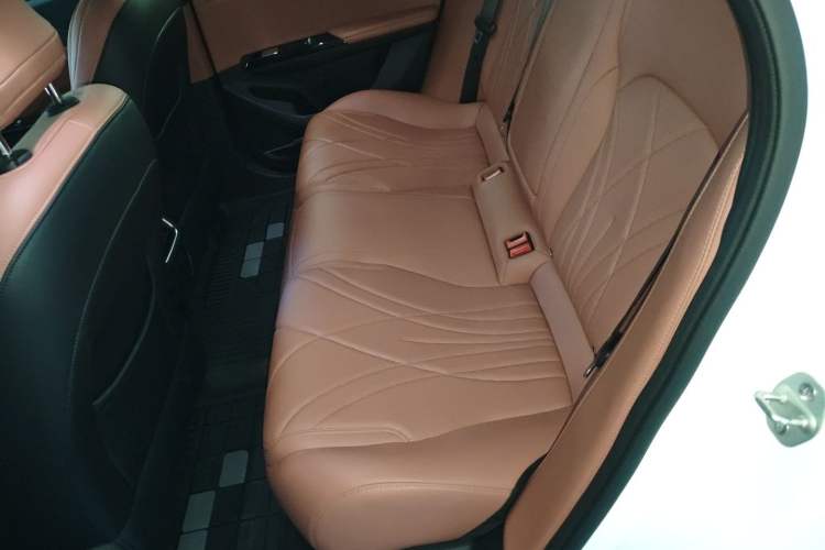 Used Geely Galaxy L6 2025 EM-i 140km Starship Edition
