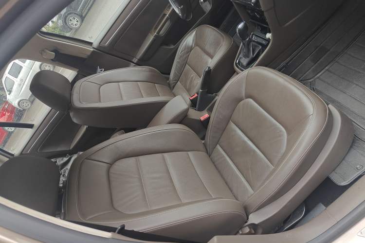 Used Volkswagen Bora 2014 1.6L Automatic Comfort Model Right Front Seat