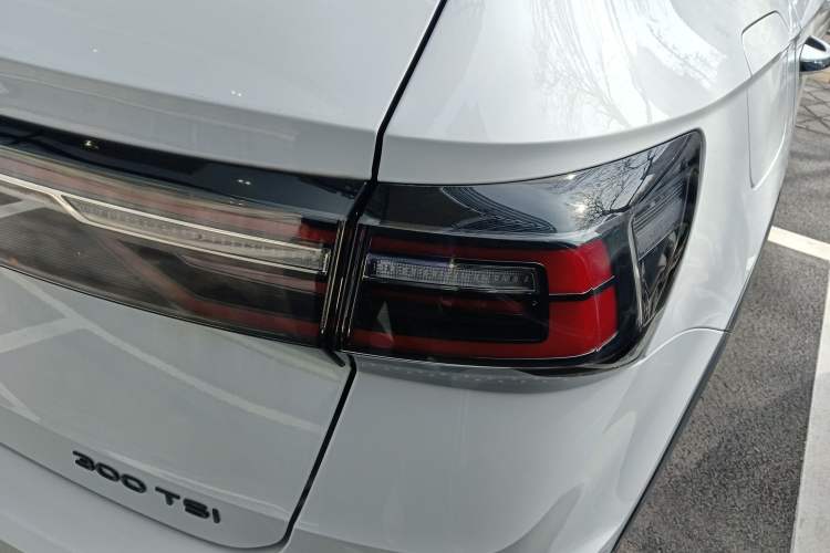 Used Volkswagen Tharu 2023 300TSI Two-Wheel-Drive Moon Luxury Edition Right Rear Taillight