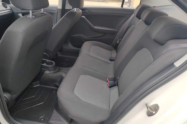 Used Volkswagen Jetta 2015 Value Edition 1.6L Manual Fashionable Style
