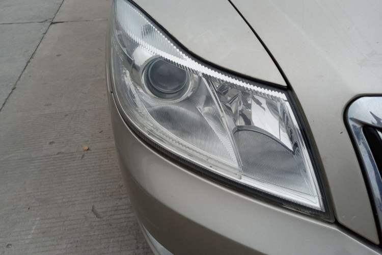 Used Skoda Octavia 2013 1.6L Automatic Yijun Edition Right Front Headlight
