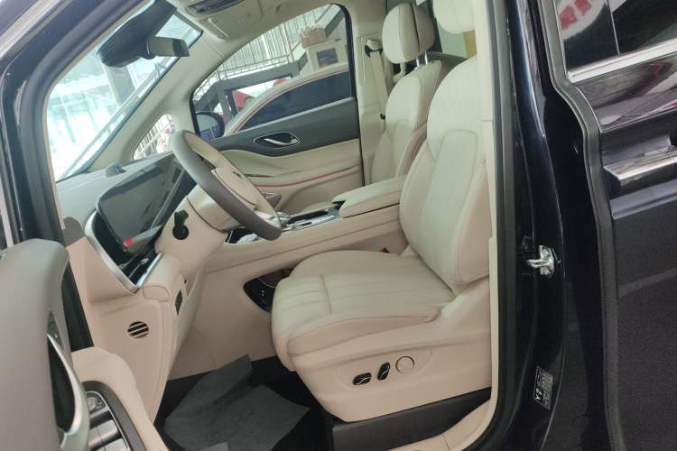 Used VOYAH Dream 2024 PHEV Extended-Range Premium Edition Left Front Seat