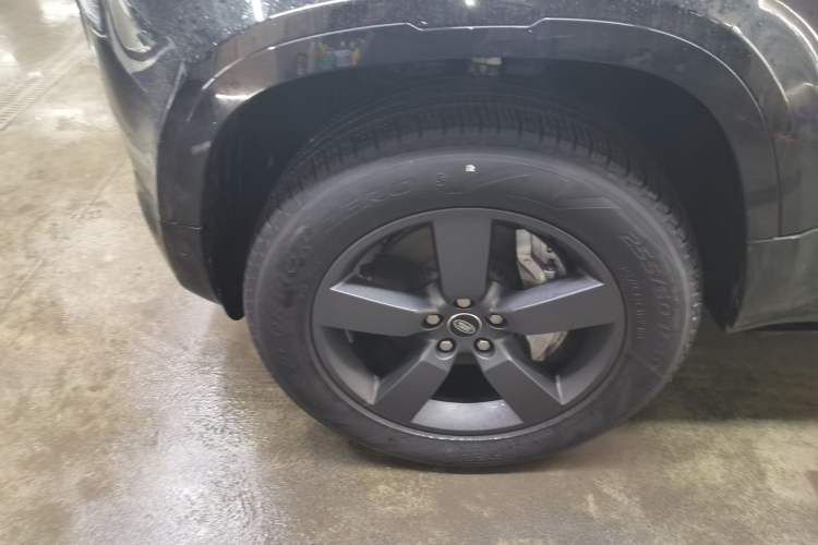 Used Land Rover Defender 2024 110 3.0T P400 X-DYNAMIC HSE Left Front Wheel Hub