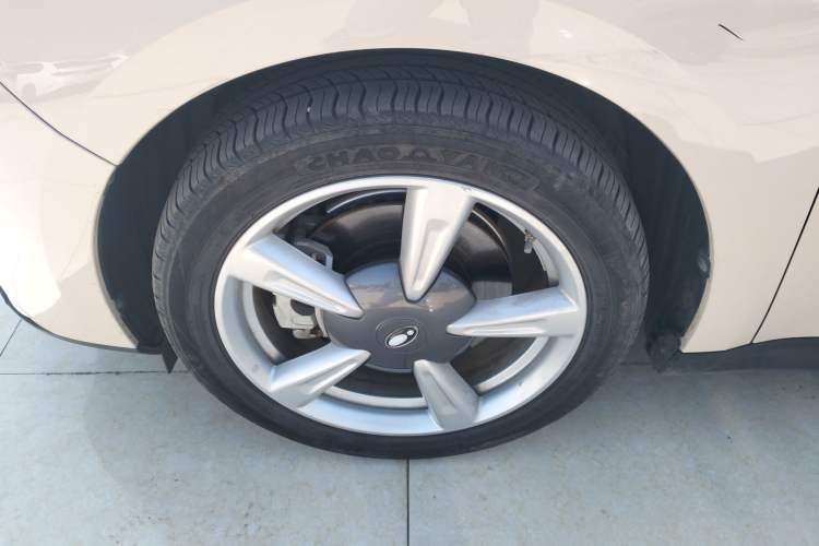 Used ORA Good Cat 2023 401 km Standard Range Comfort Version Lithium Iron Phosphate
