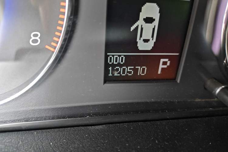 Used GAC Trumpchi GA5 2012 2.0L Automatic Elite Edition Odometer Close Up