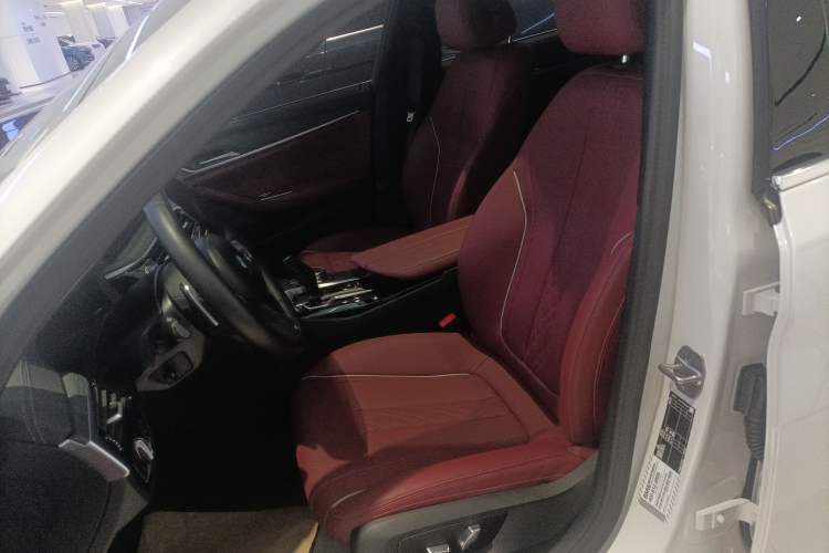 Used BMW 5 Series 2023 530Li Leading Model M Sport Package Left Front Seat