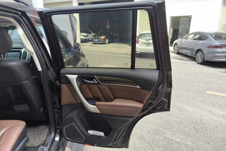 Used Haval H9 2017 2.0T Gasoline 4x4 Luxury 7-Seater