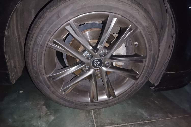 Used Toyota Camry 2018 2.5G Luxury Edition Right Front Wheel Hub