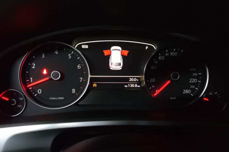 Used Volkswagen Touareg 2017 3.0 TSI R-Line Peak Edition Instrument Cluster