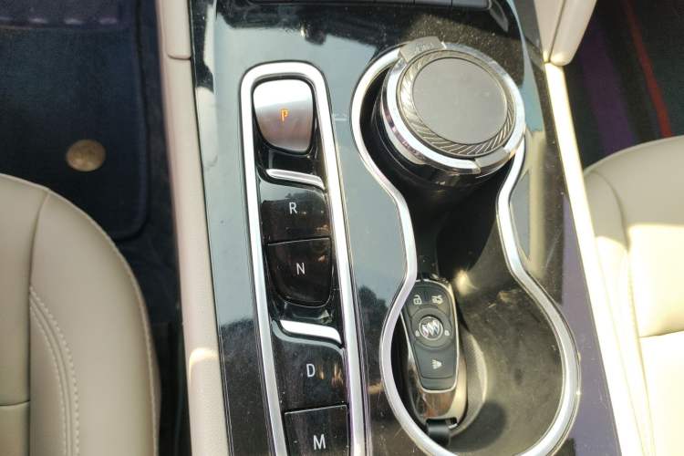 Used Buick Regal 2020 552T Elite Edition Gear Lever