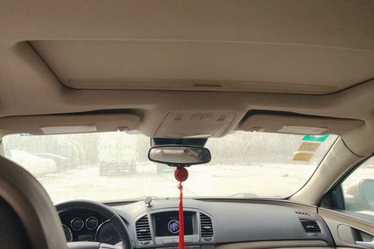 Used Buick Regal 2011 2.4L SIDI Elite Edition Headliner