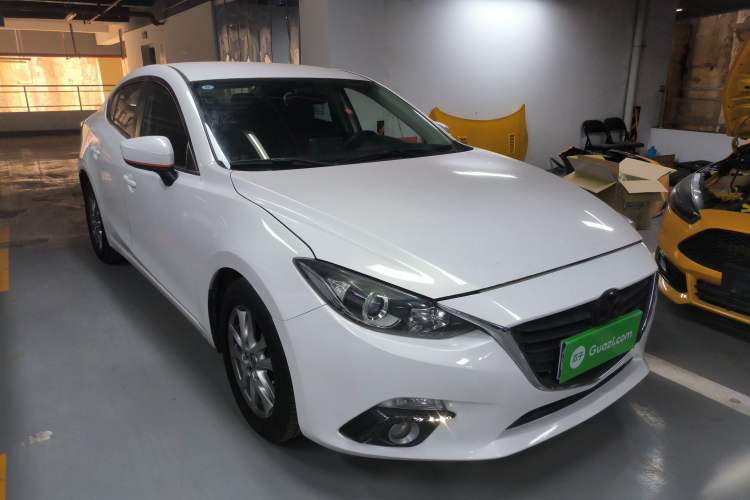 Used Mazda Mazda 3 Axela 2016 Sedan 1.5L Manual Comfort Model
