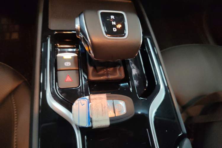 Used Hongqi E-QM5 2022 431 km Charge & Enjoy Edition