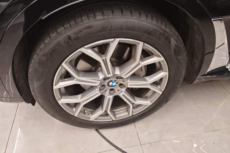 Used BMW X7 2021 xDrive40i Luxury Package with Premium Features