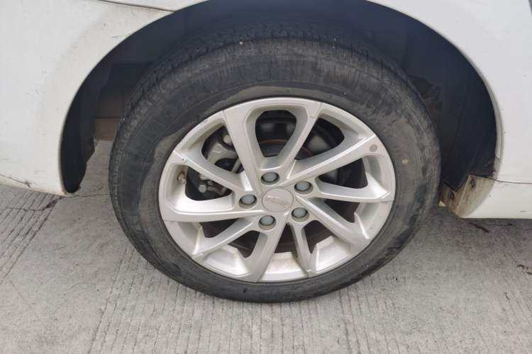 Used Geely Auto Emgrand 2021 UP 1.5L CVT Luxury Model Right Rear Wheel Hub