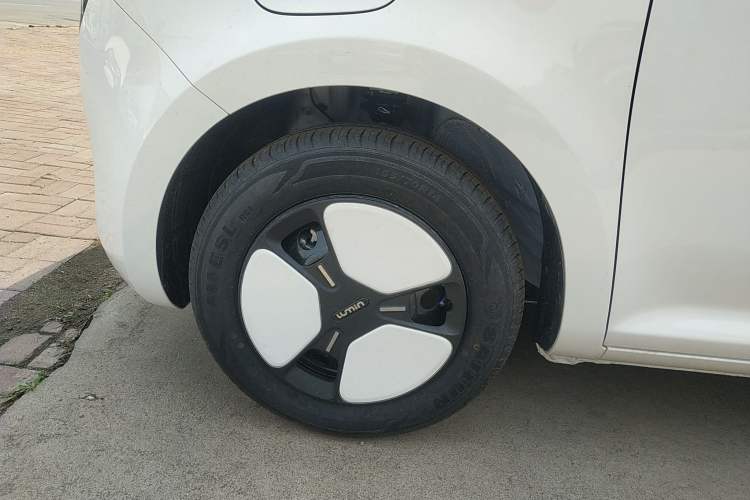 Used CHANGAN NEVO Lumin 2025 205 km Xiangqin Version Left Front Wheel Hub