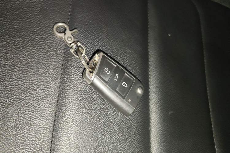 Used Volkswagen Tayron 2020 330TSI Two-Wheel Drive Luxury Smart Connectivity Version Vehicle Key