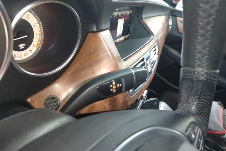 Used Mercedes-Benz CLS 2012 CLS 300 CGI Gear Lever