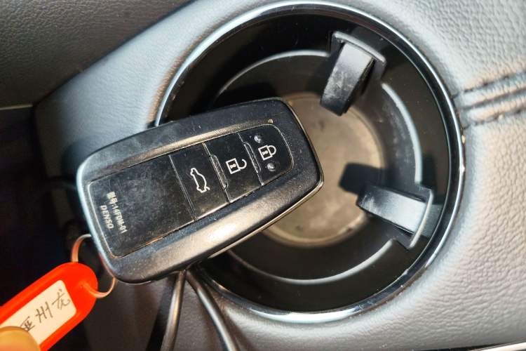 Used Toyota Avalon 2023 2.5L Luxury Edition Vehicle Key