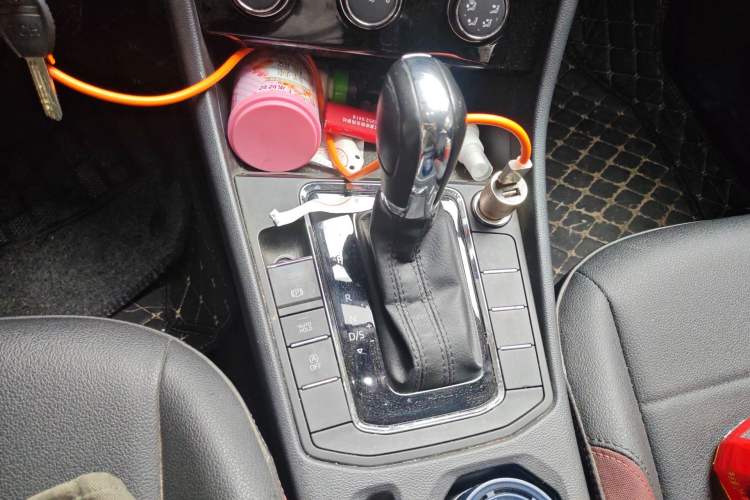 Used Volkswagen Bora 2021 1.5L Automatic Comfort Smart Connect Edition Gear Lever