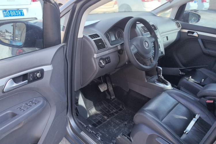 Used Volkswagen Touran 2015 1.4T DSG Comfort Edition 5 Seats