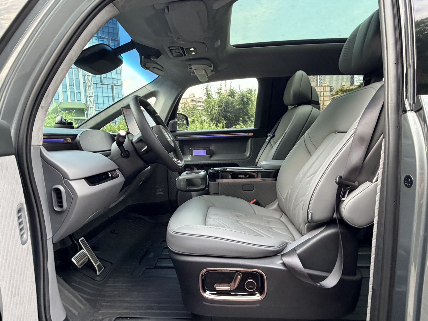 Zeekr MIX 2025 Long-Range Intelligent Driving Edition — снимка 17