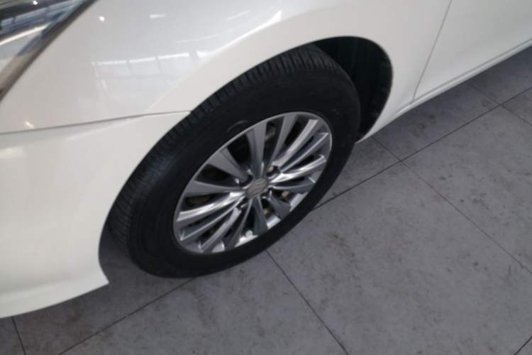 Used Suzuki Alivio 2015 1.6L Manual Comfort Model Left Front Wheel Hub