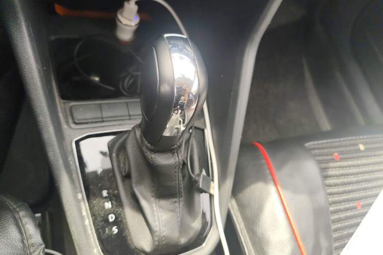 Used Volkswagen Jetta 2017 1.5L Automatic Comfort Model Gear Lever