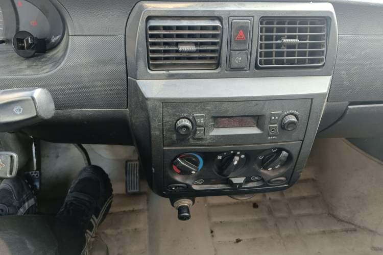 Used Wuling Rongguang 2011 1.2L Base Version Audio And AC Panel