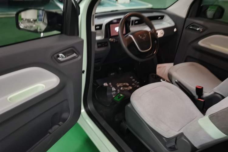 Used Wuling Hongguang MINIEV 2022 Macaron Premium Model – Lithium Iron Phosphate
