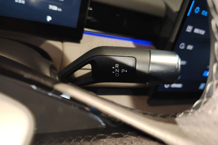 Used Geely Galaxy 8 2025 130km EM-i Flagship Edition Gear Lever