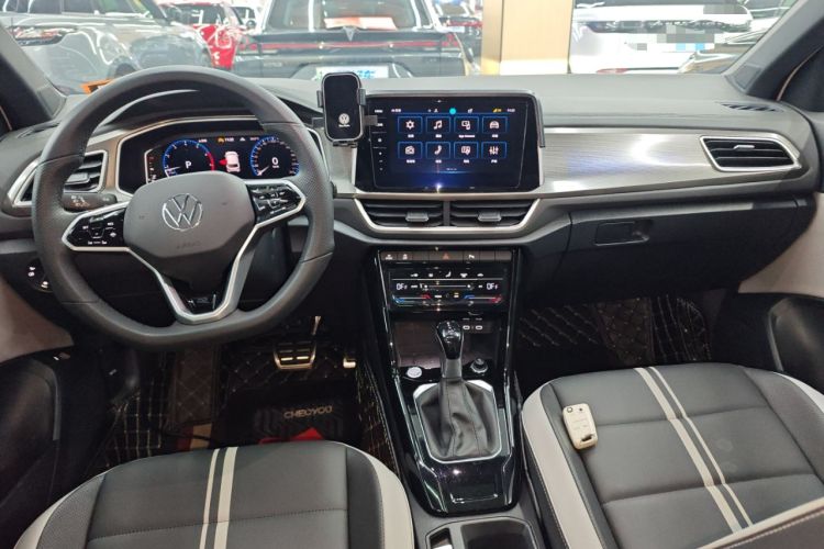 Used Volkswagen T-ROC 2023 300TSI DSG Two-Wheel-Drive Chen Guang Edition Center Console