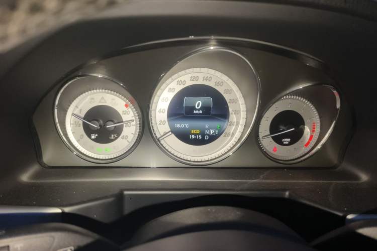 Used Mercedes-Benz GLK-Class 2015 GLK 260 4MATIC Dynamic Edition Ultimate Version
