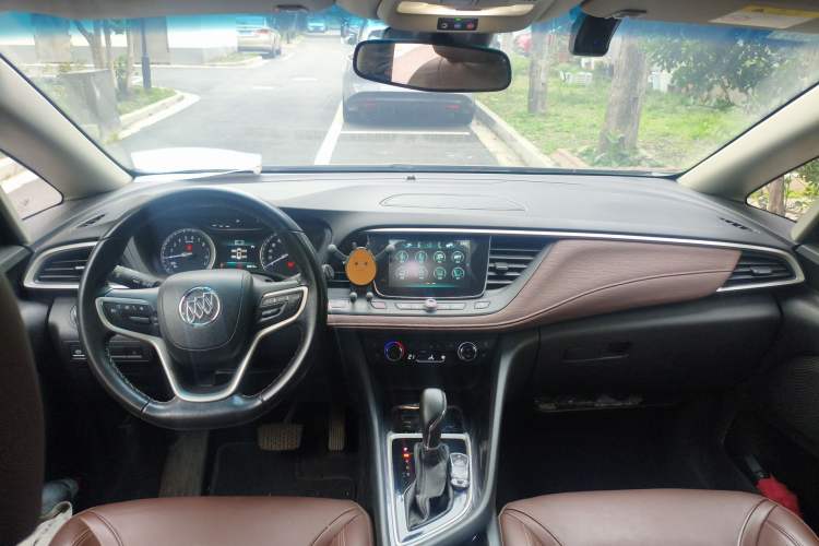 Used Buick GL6 2019 18T 6-Seater Connected Luxury Version China VI Standard Center Console