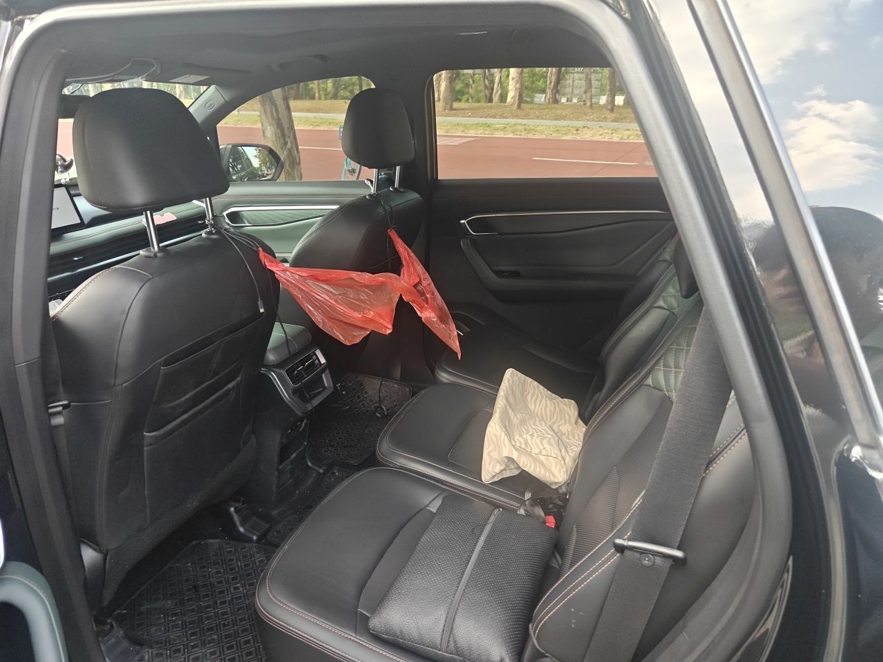 Geely Auto Haoyue L 2023 2.0T DCT Prestige Edition — снимка 17