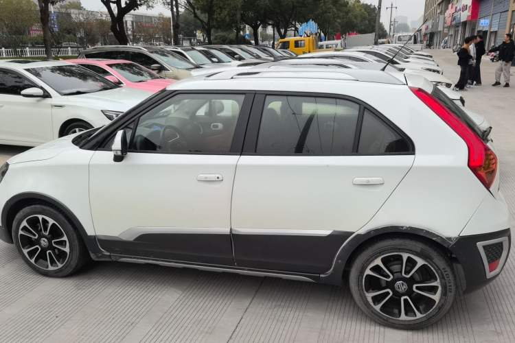 Used MG 3SW 2015 1.5L AMT Elite Model
