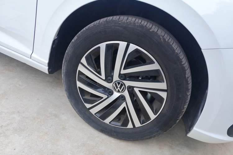 Used Volkswagen Lavida 2024 300TSI DSG Full-Comfort Edition Right Front Wheel Hub