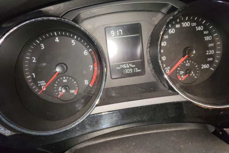 Used Volkswagen Sagitar 2017 230TSI Automatic Comfort Version Odometer Close Up